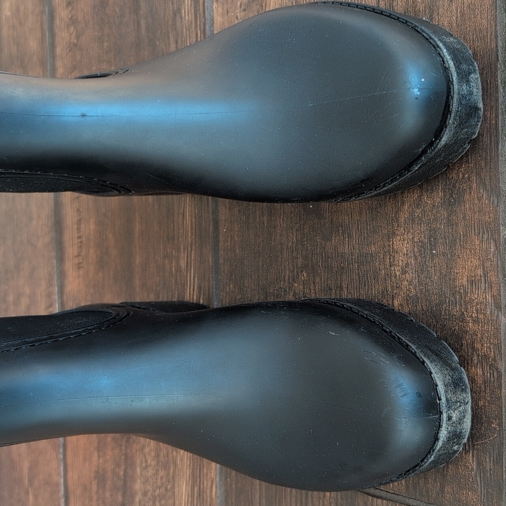 Jeffrey Campbell Black Matte Cloudy Waterproof Chelsea Platform Rain Boots - 8.5 - Picture 2 of 11
